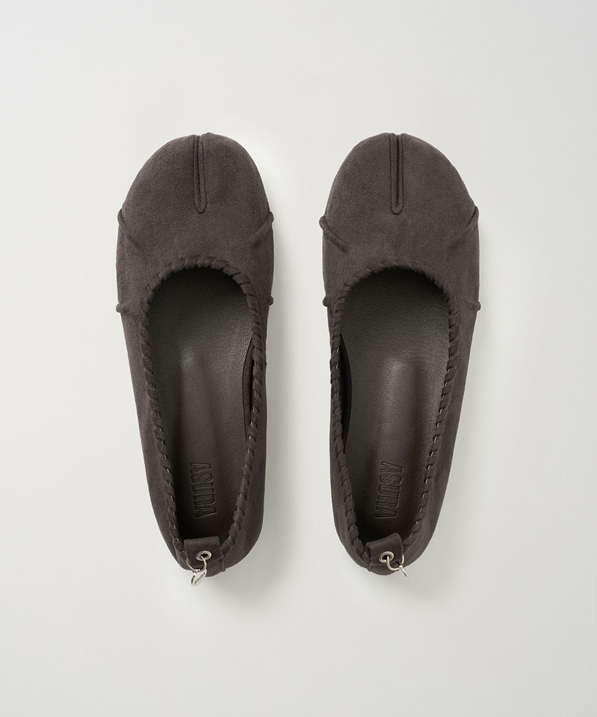 아수라(ASURA) TWIST SUEDE TABI (CHARCOAL)