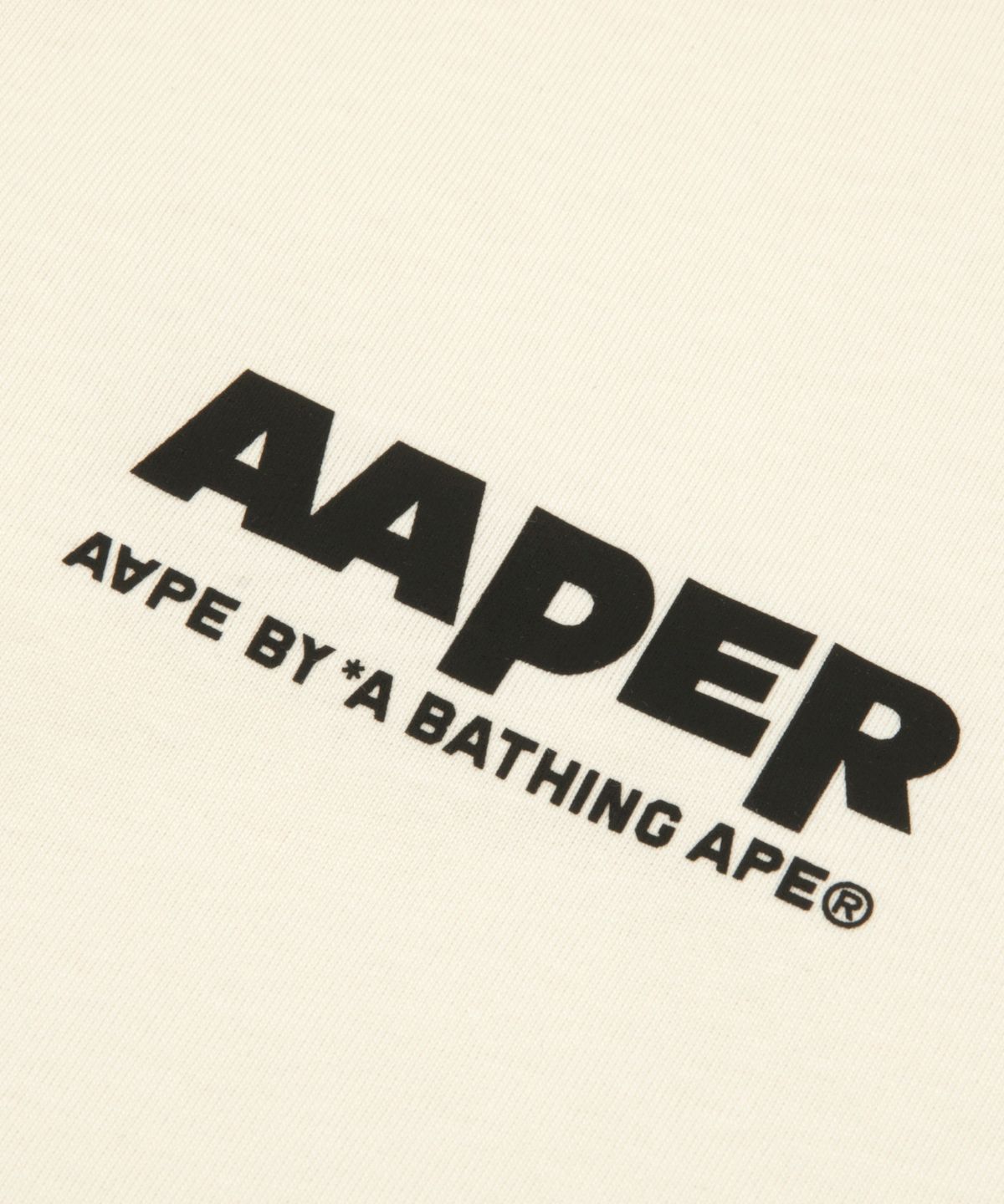 에이프(AAPE) AAPER 로고 티셔츠 아이보리 / AAPTEM1830XXQIVA