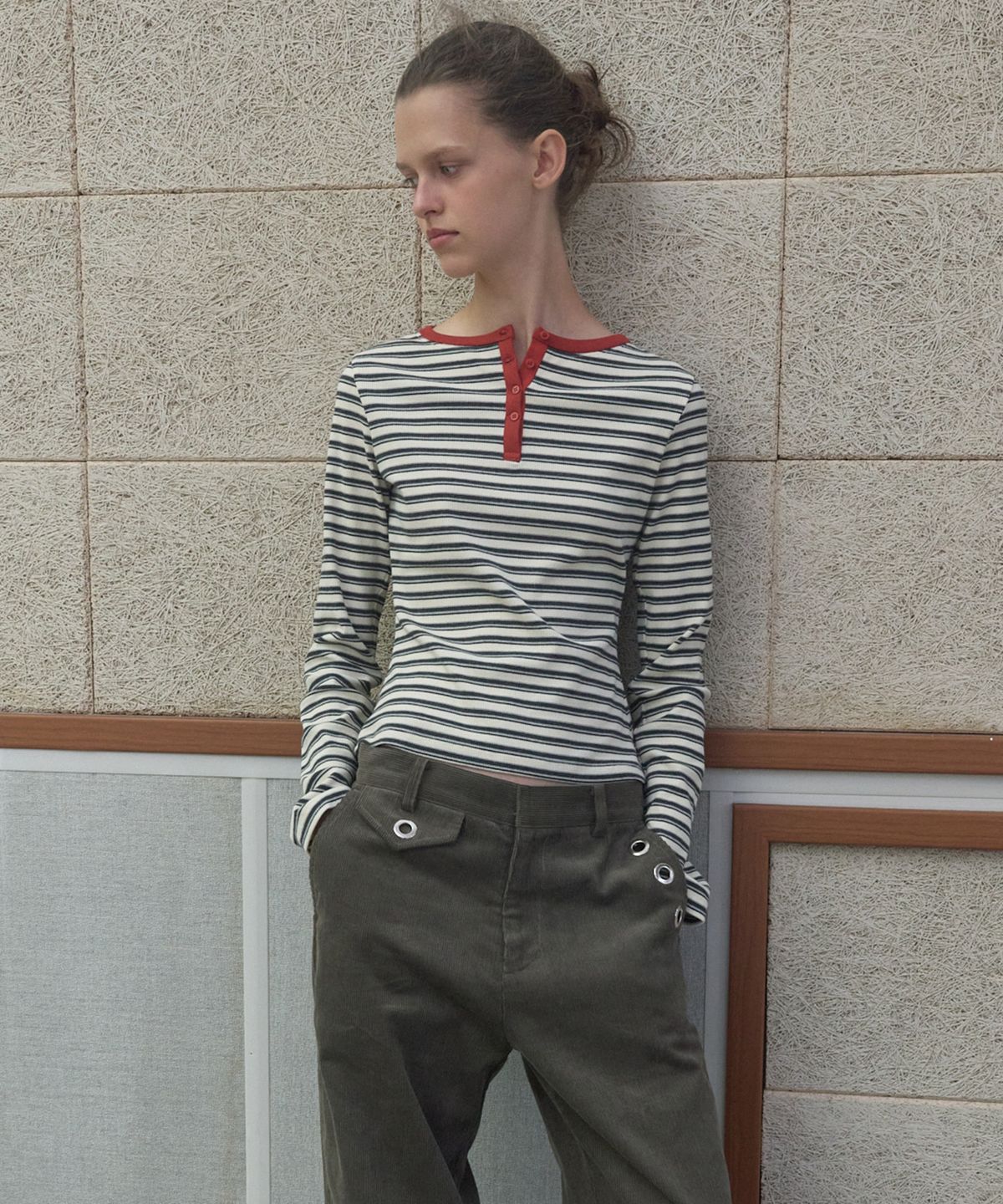 기준(KIJUN) HENLEY NECK LONG SLEEVE TEE_IVORY