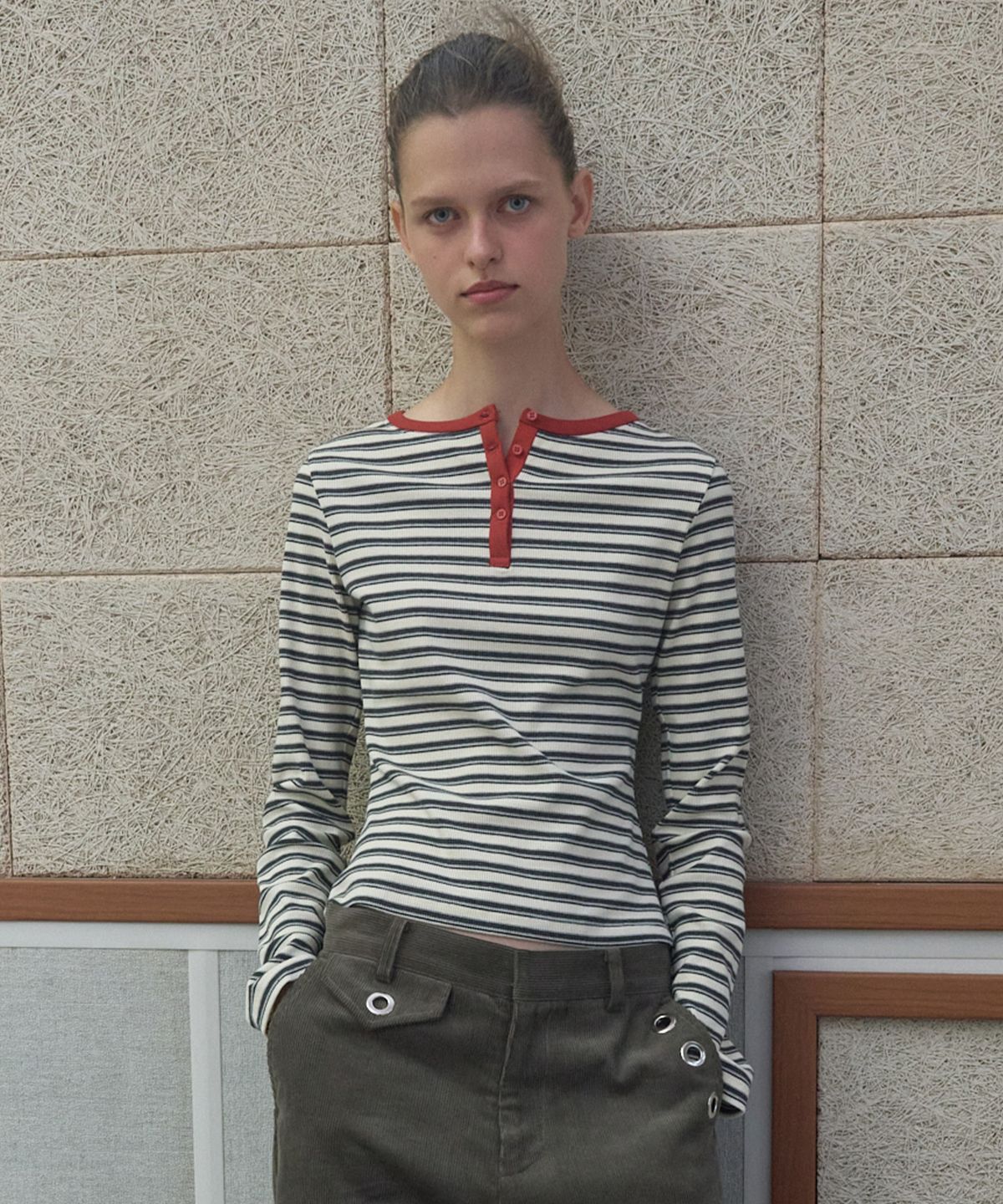 기준(KIJUN) HENLEY NECK LONG SLEEVE TEE_IVORY