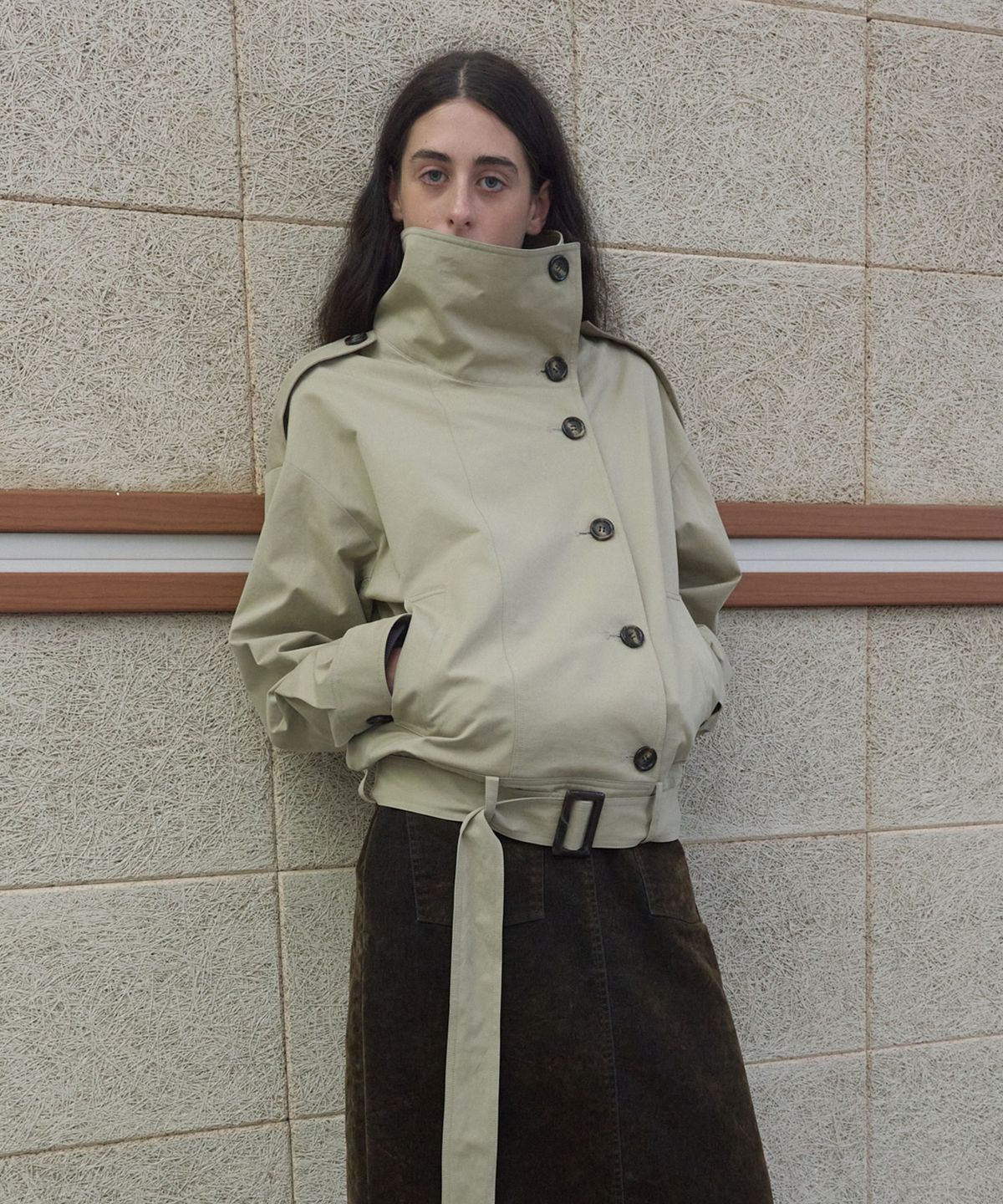 기준(KIJUN) BELTED HALF TRENCH JACKET_BEIGE
