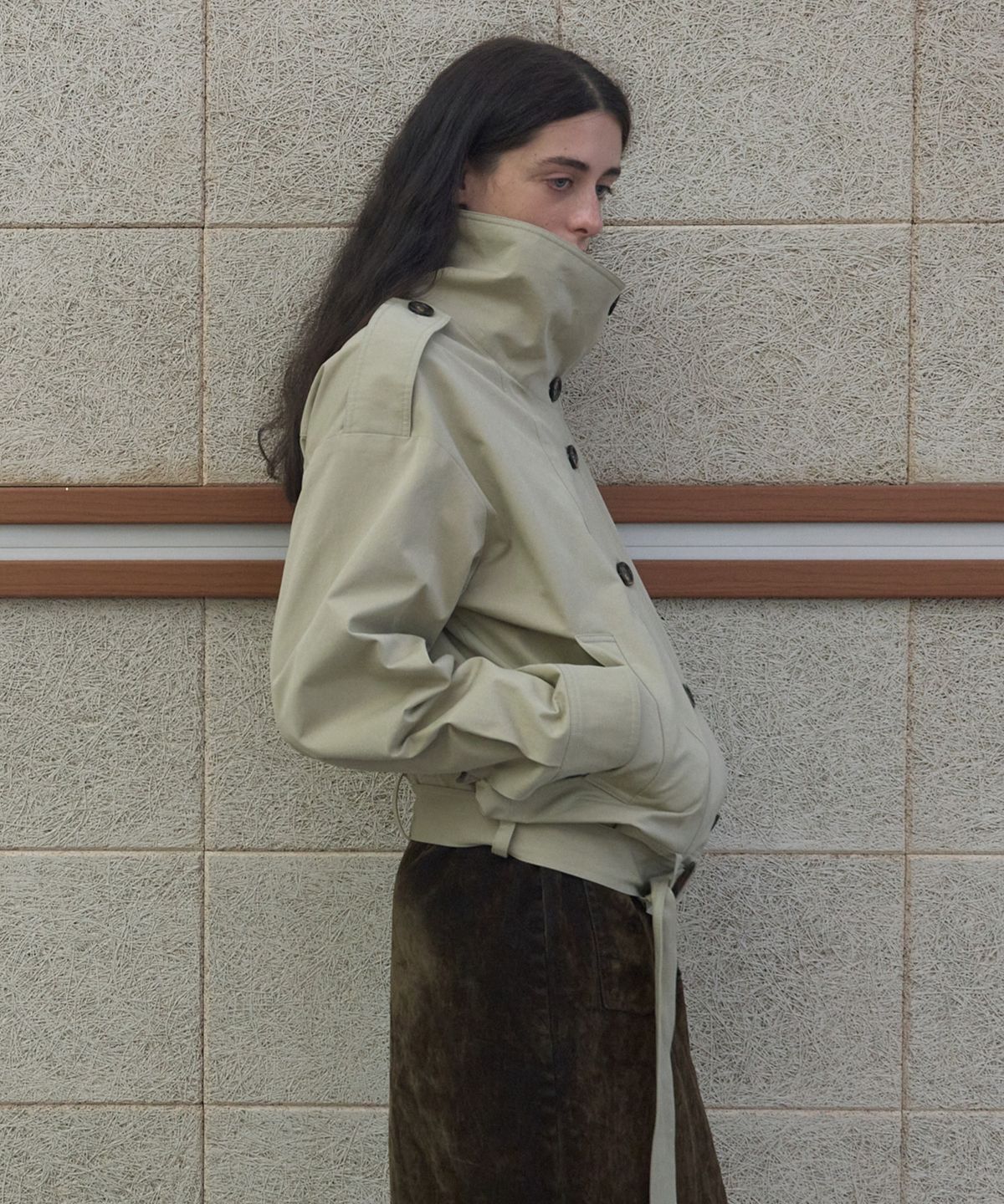 기준(KIJUN) BELTED HALF TRENCH JACKET_BEIGE
