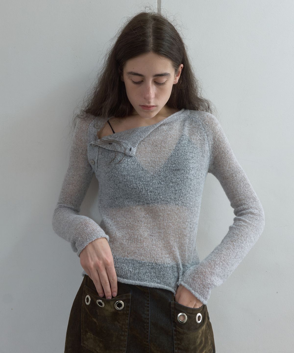 기준(KIJUN) SHEER BUTTON KNIT TOP_GREY