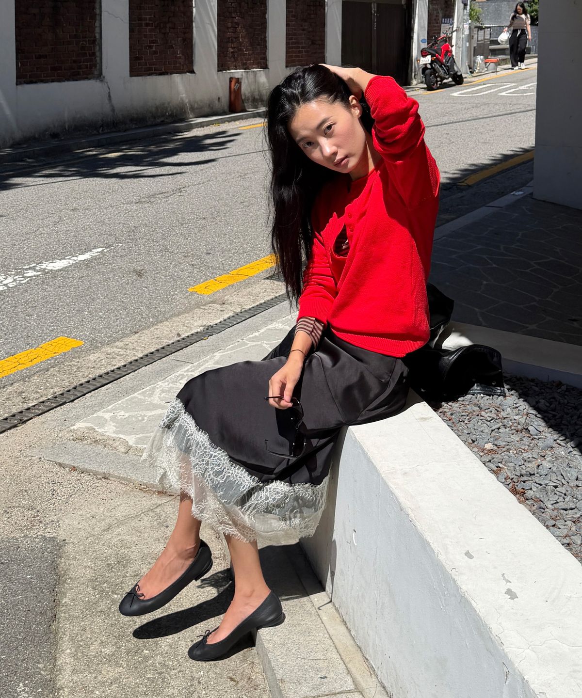 기준(KIJUN) HENLEY NECK KNIT TOP_RED