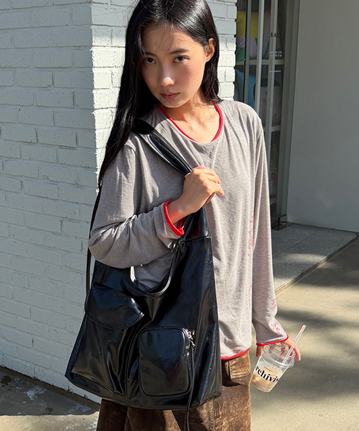 기준(KIJUN) ODD POCKET HOBO BAG_BLACK