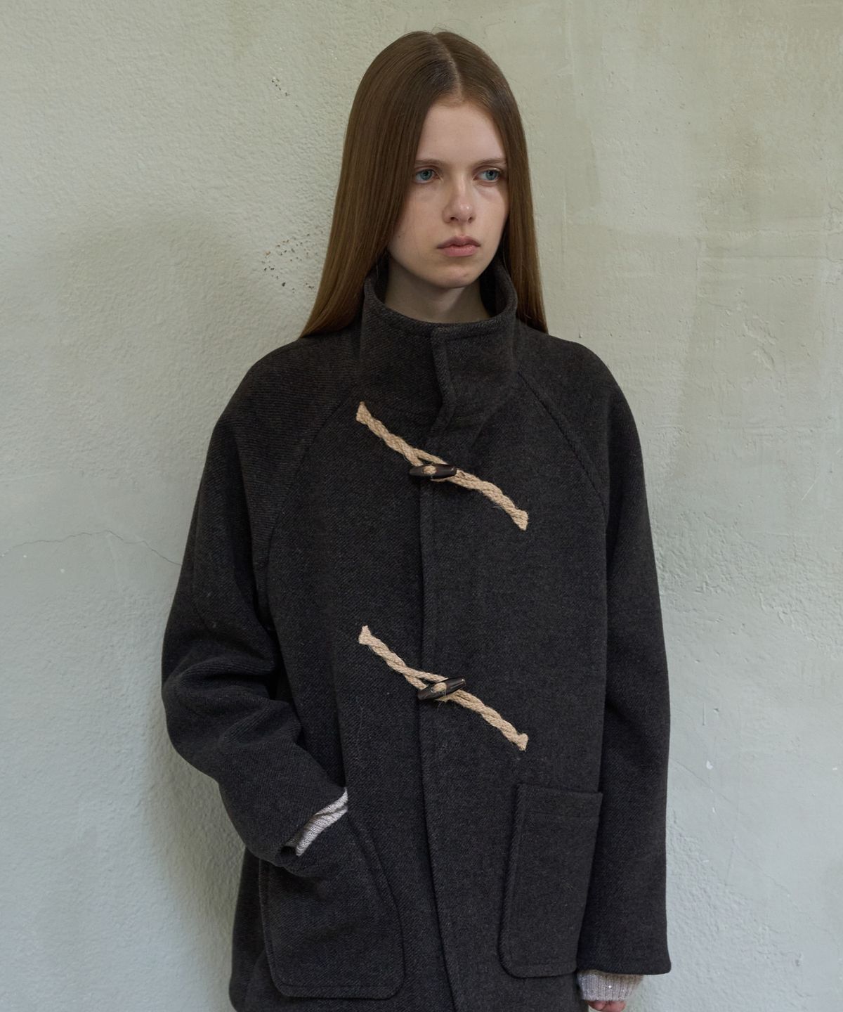 기준(KIJUN) ASYMMETRIC TOGGLE HALF COAT_D/BROWN