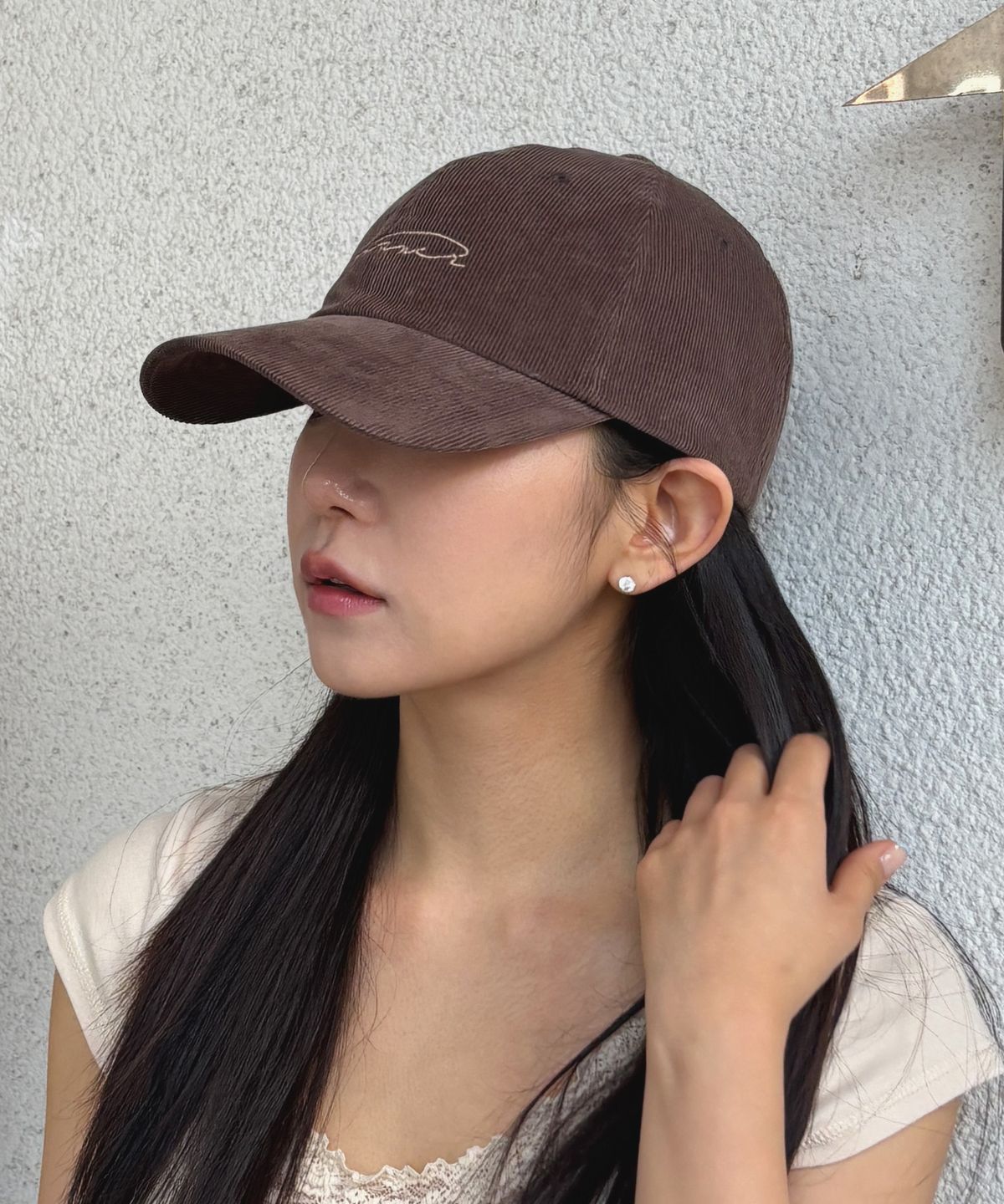 피아네르(PIANER) 코듀로이 레터링 볼캡 (브라운)