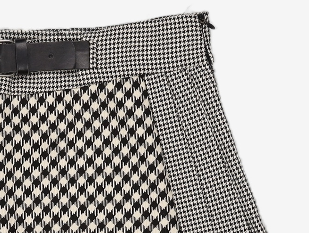 자라 우먼(ZARA WOMAN) 미니스커트 L