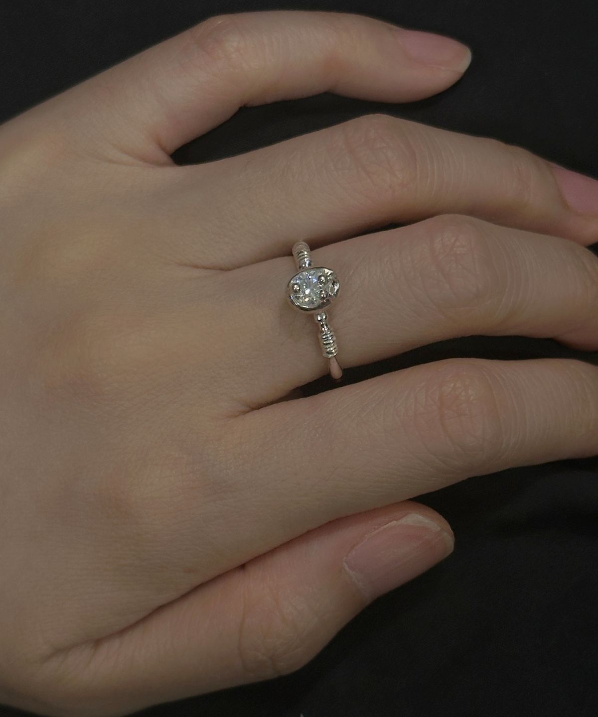 리미리미(LIMILIMI) trace R02 moissanite