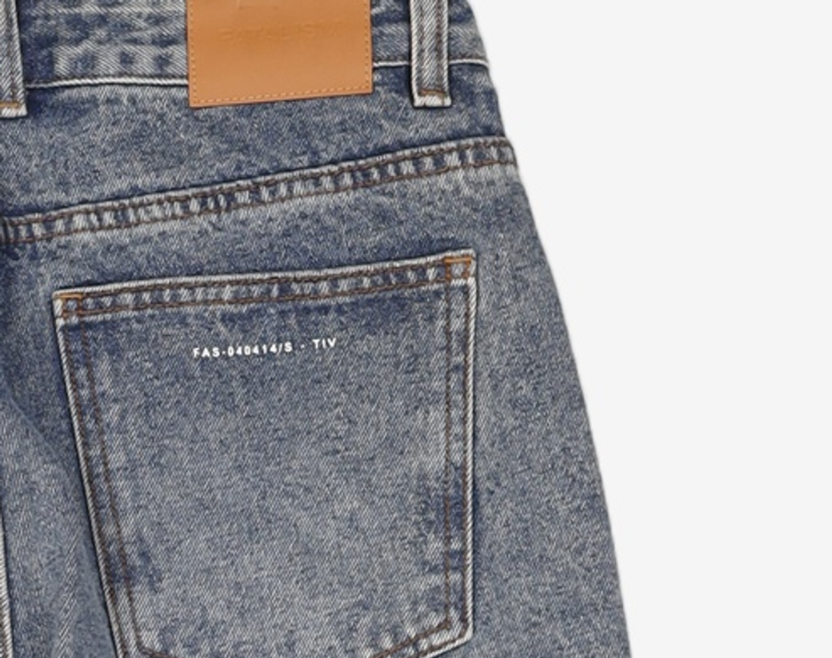 페이탈리즘(FATALISM) Crack washed deep blue wide fit 46