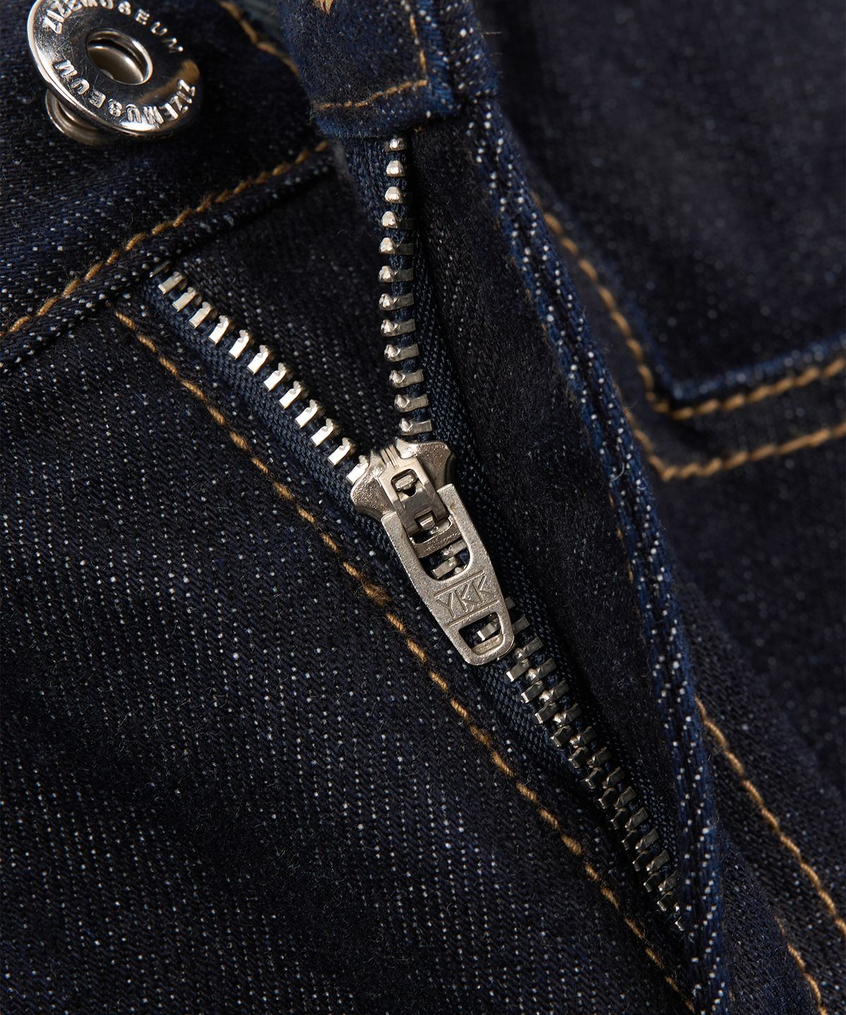 지제뮤지엄(ZIZEMUSEUM) LOW-RISE STRAIGHT DENIM PANTS (INDIGO)