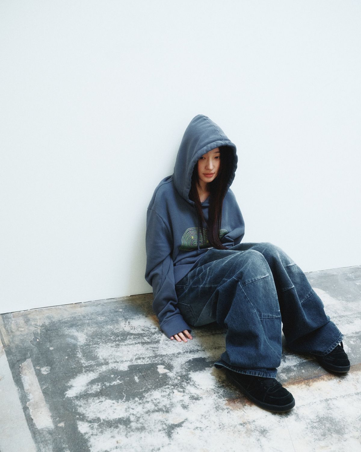 999휴머니티(999HUMANITY) 어드벤처 플리츠 데님 팬츠 (다크 블루)