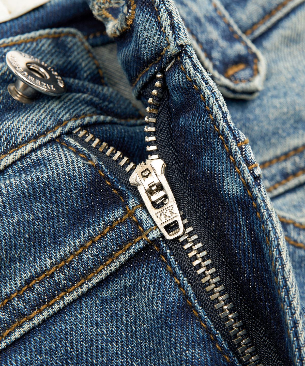 지제뮤지엄(ZIZEMUSEUM) CURVED STRAIGHT DENIM PANTS (BLUE)