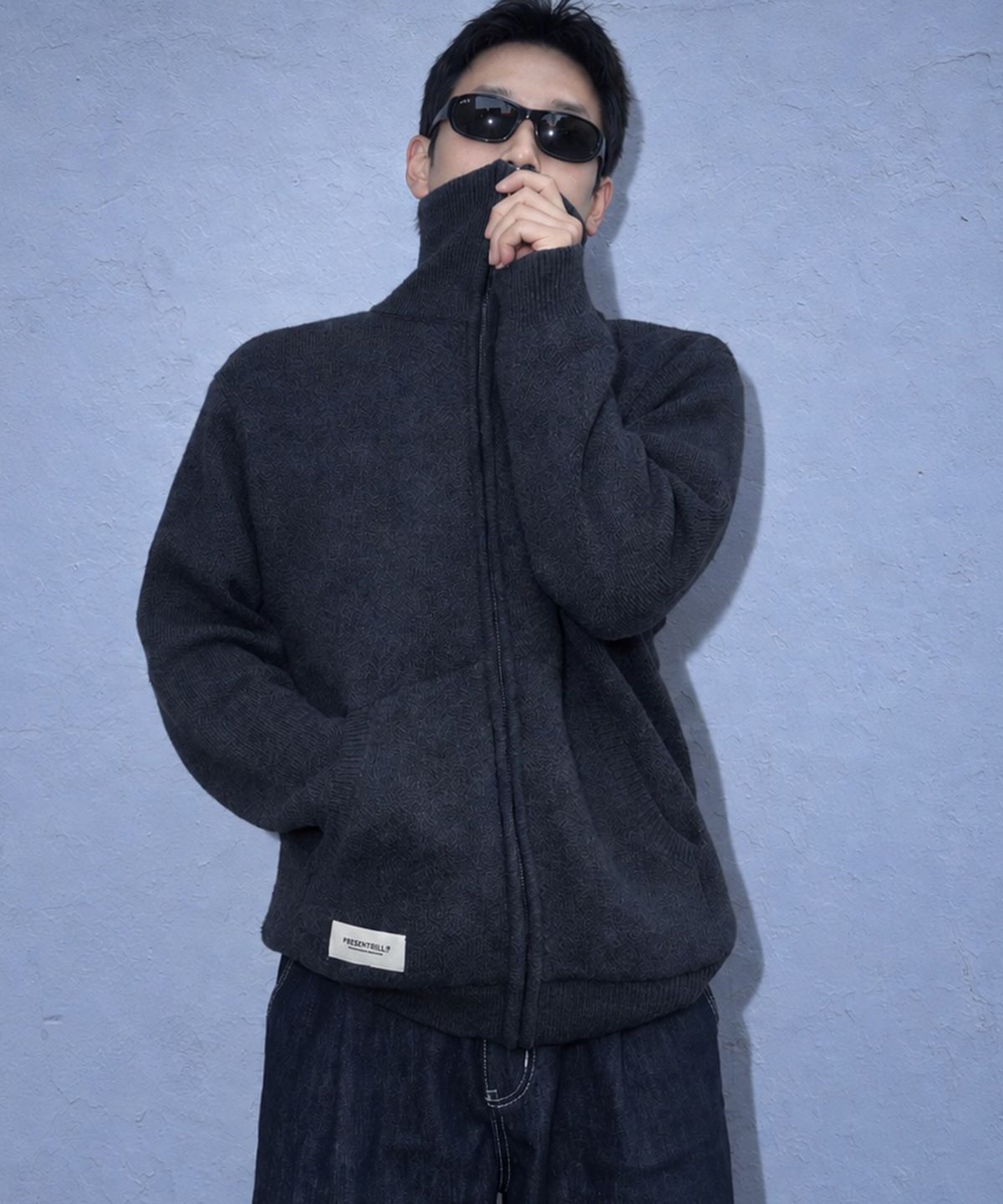 빈트릴(BEENTRILL) 소호 해시태그 가디건(차콜)