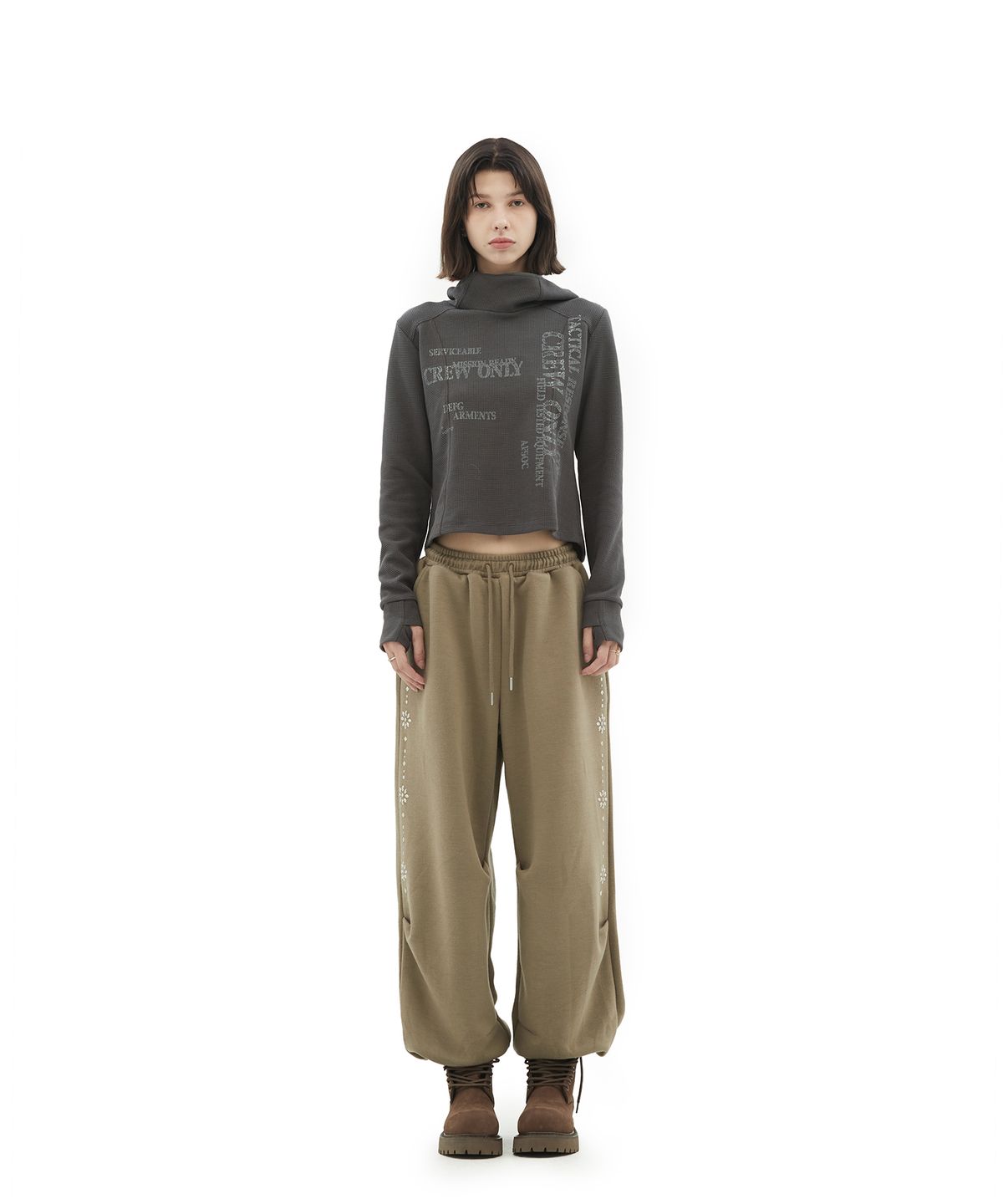 데프가먼츠(DEFGARMENTS) STUD JOGGER PANTS [2COLOR]