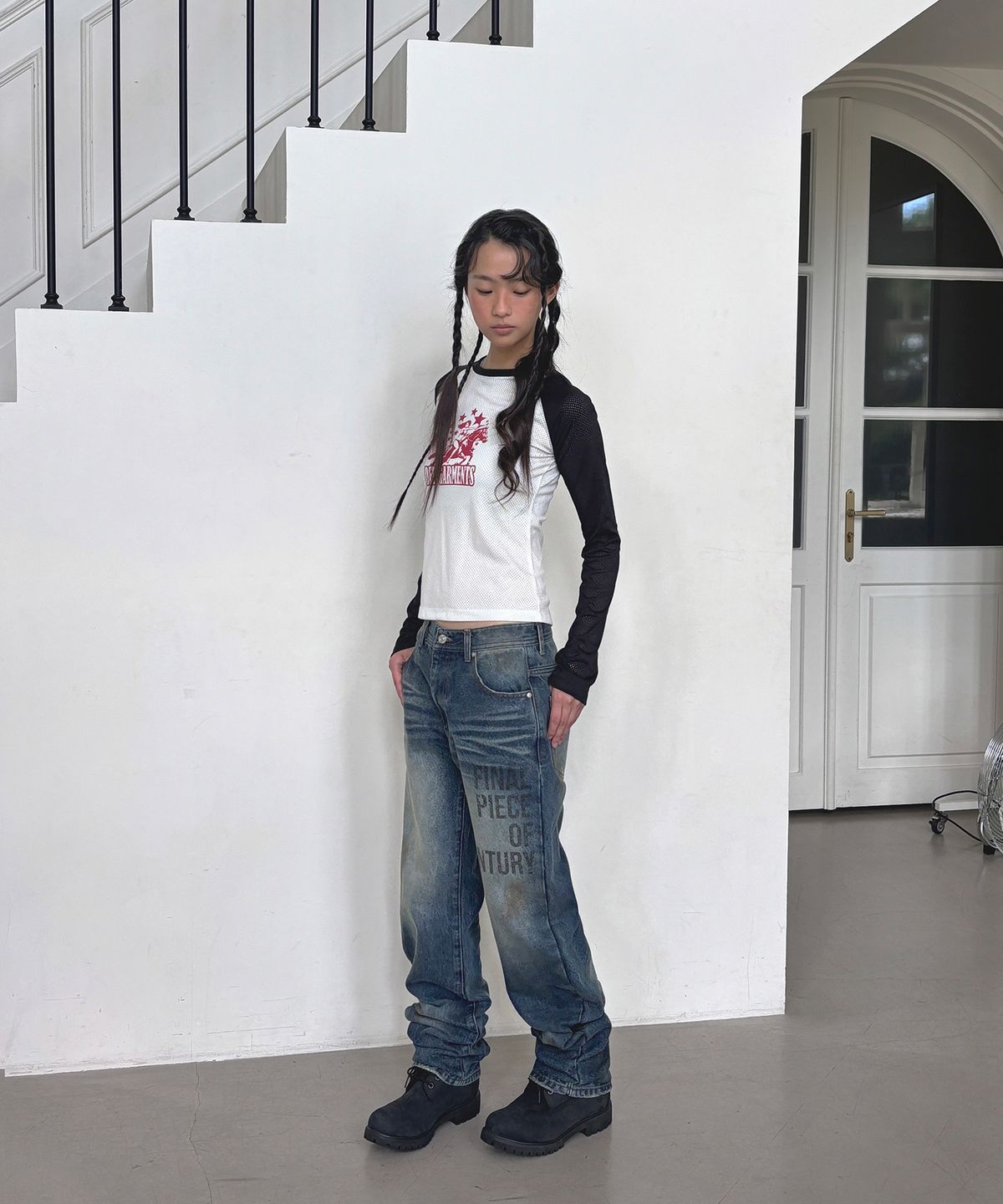 데프가먼츠(DEFGARMENTS) GRAPHIC STRAIGHT DENIM PANTS [DENIM]