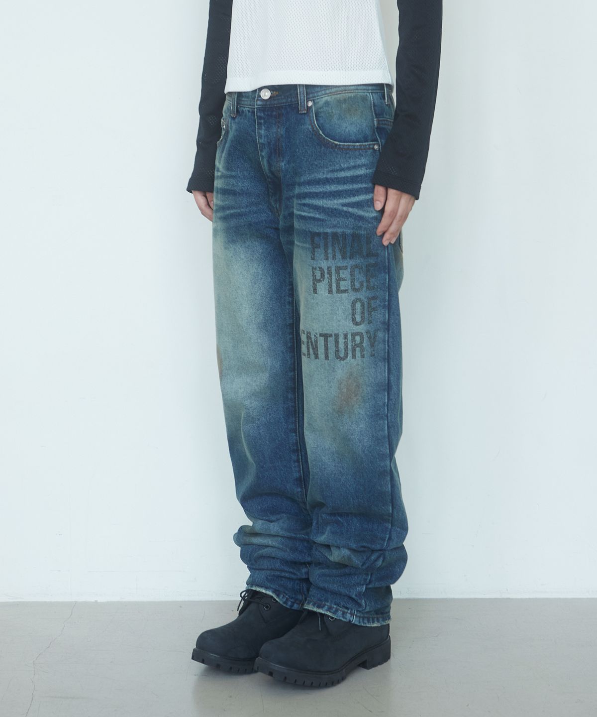 데프가먼츠(DEFGARMENTS) GRAPHIC STRAIGHT DENIM PANTS [DENIM]