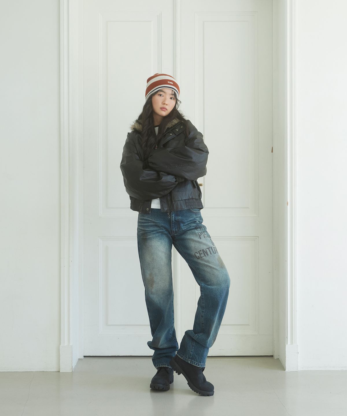 데프가먼츠(DEFGARMENTS) GRAPHIC STRAIGHT DENIM PANTS [DENIM]