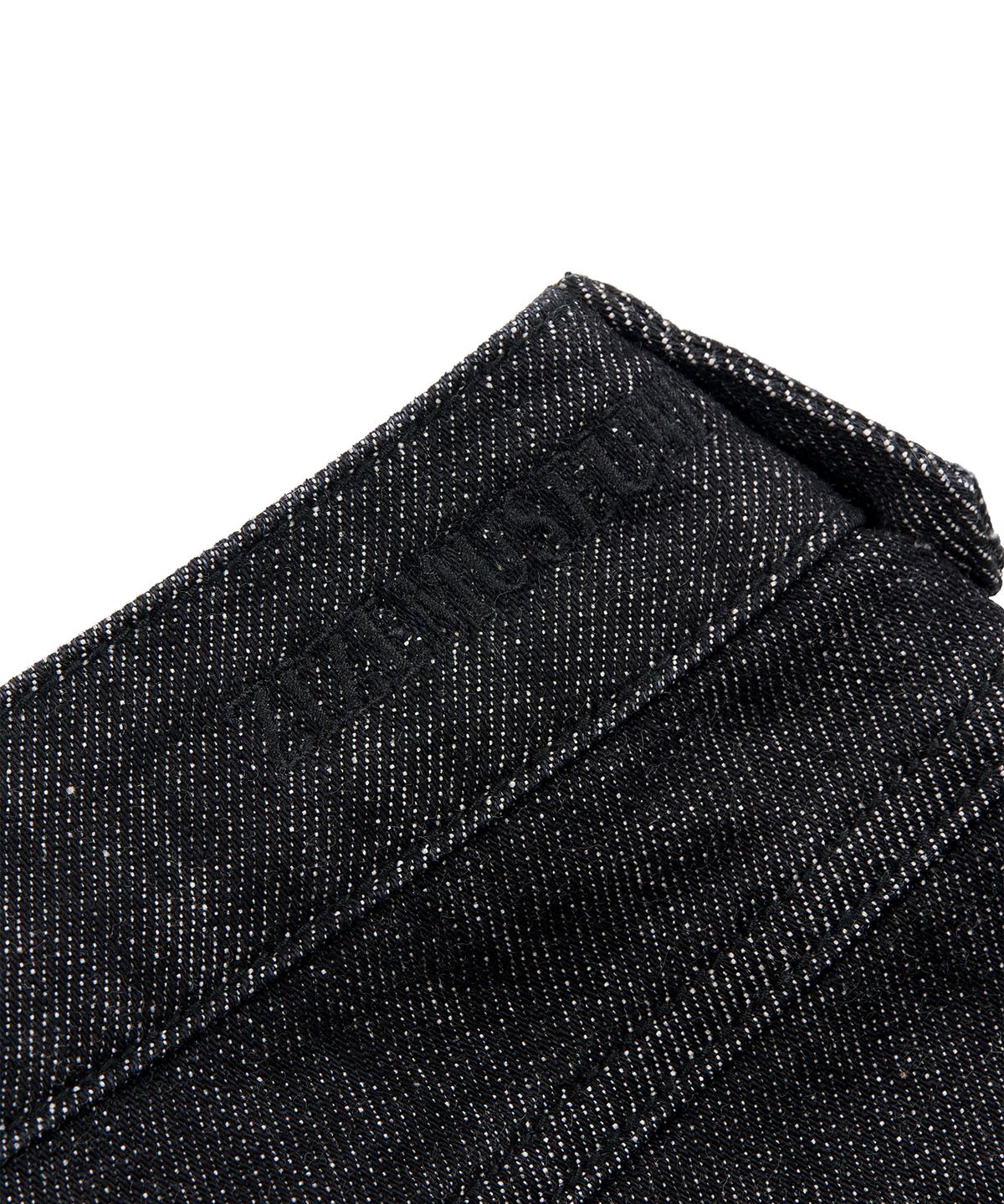 지제뮤지엄(ZIZEMUSEUM) CURVED STRAIGHT DENIM PANTS (BLACK)