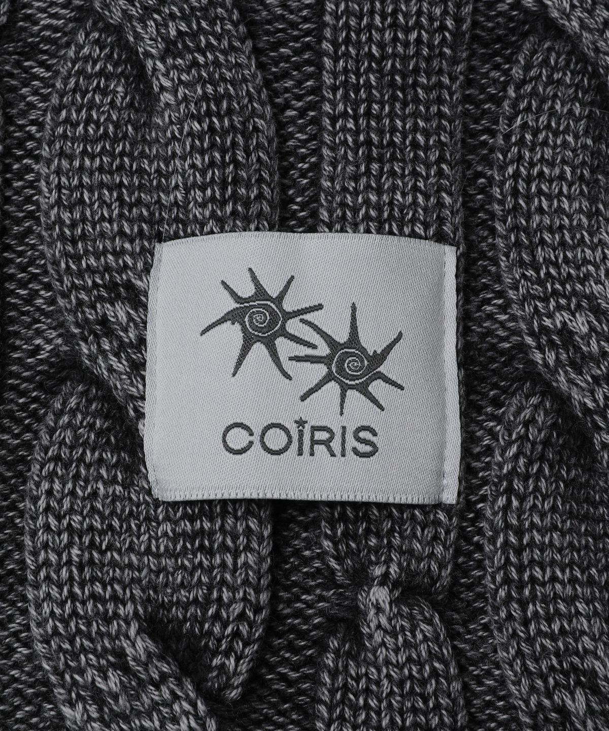코이리스(COIRIS) 메이블 라운드넥 데미지 케이블 니트 남녀공용 (2컬러)