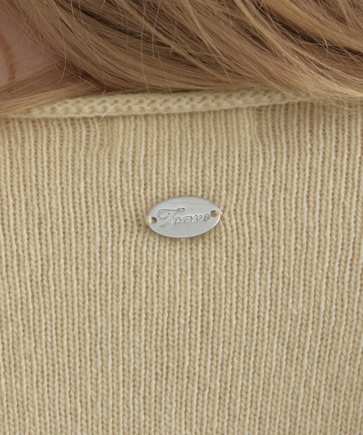 토아베(TOAVE) Sally Cashmere Deep V-Neck Knit (Butter)