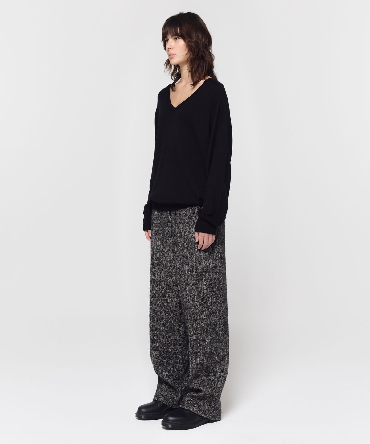 지비에이치 어패럴(GBH APPAREL) LOOSE V-NECK KNIT / BLACK