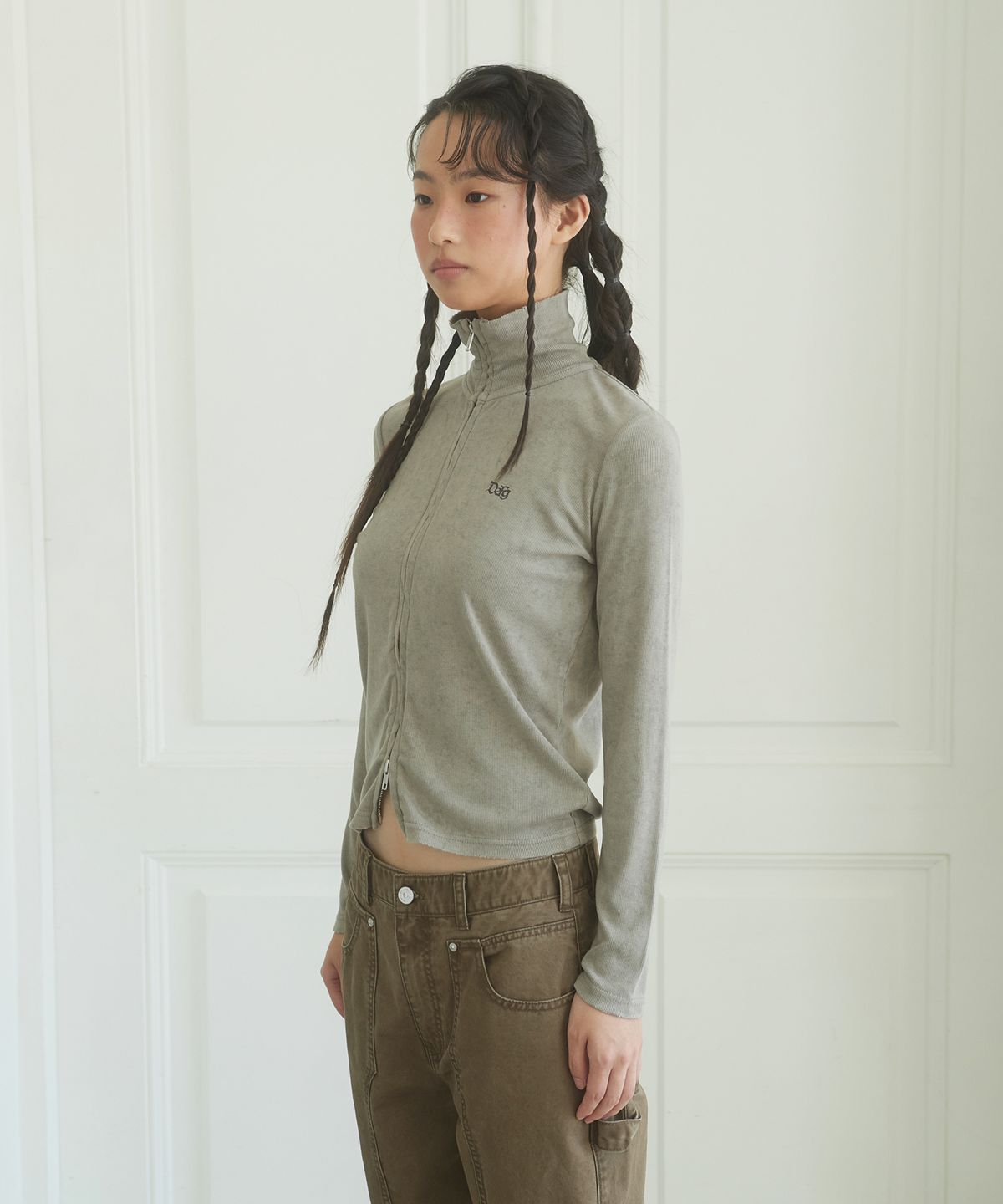 데프가먼츠(DEFGARMENTS) RIB KNIT TURTLE NECK ZIP-UP [2COLOR]