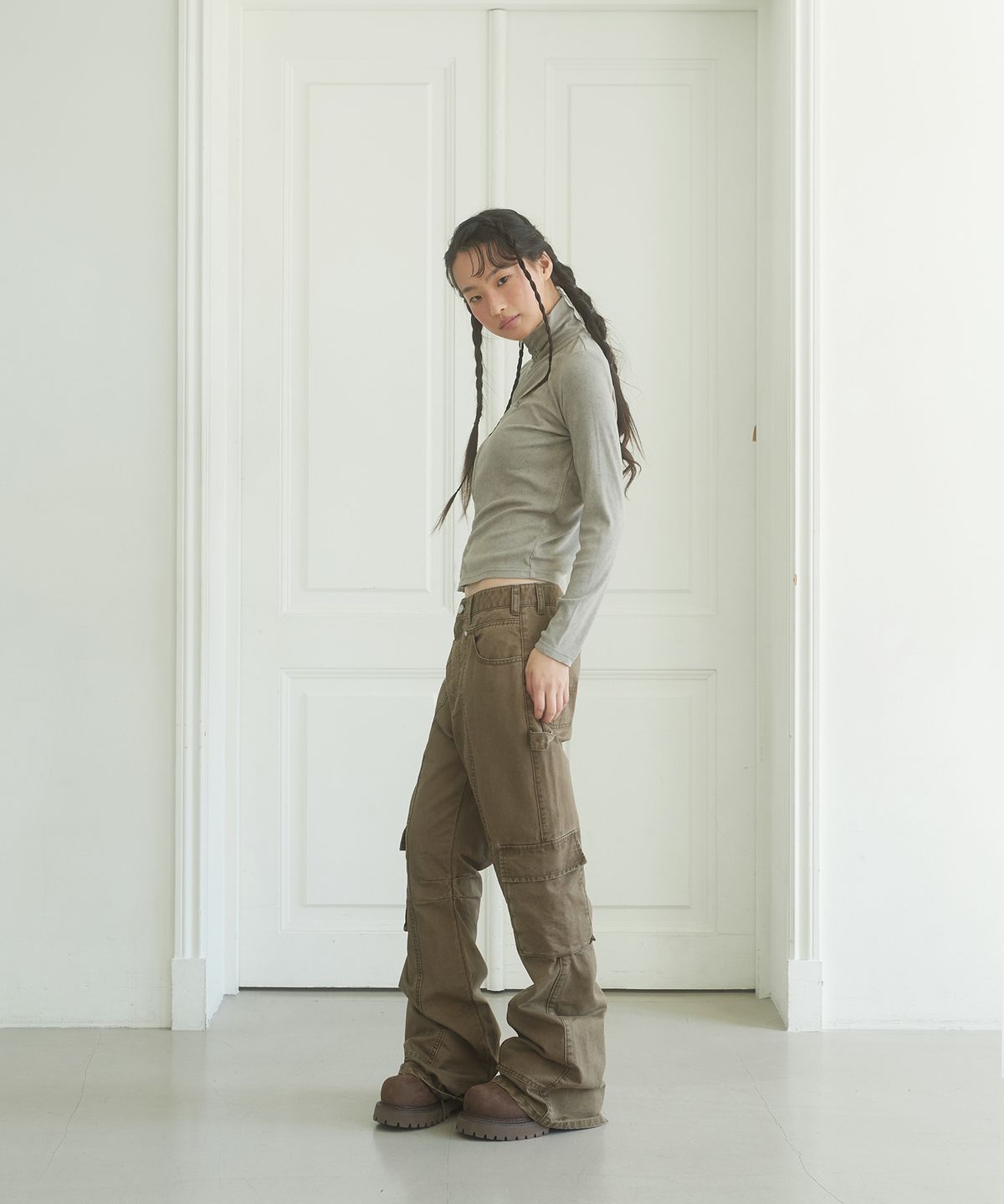 데프가먼츠(DEFGARMENTS) RIB KNIT TURTLE NECK ZIP-UP [2COLOR]