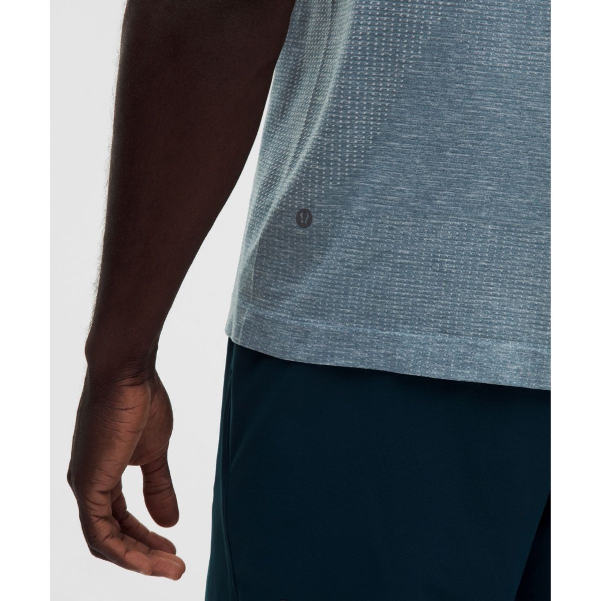 룰루레몬(LULULEMON) 메탈 벤트 테크 슬리브리스 셔츠 *업데이트 핏  PSTE STLB