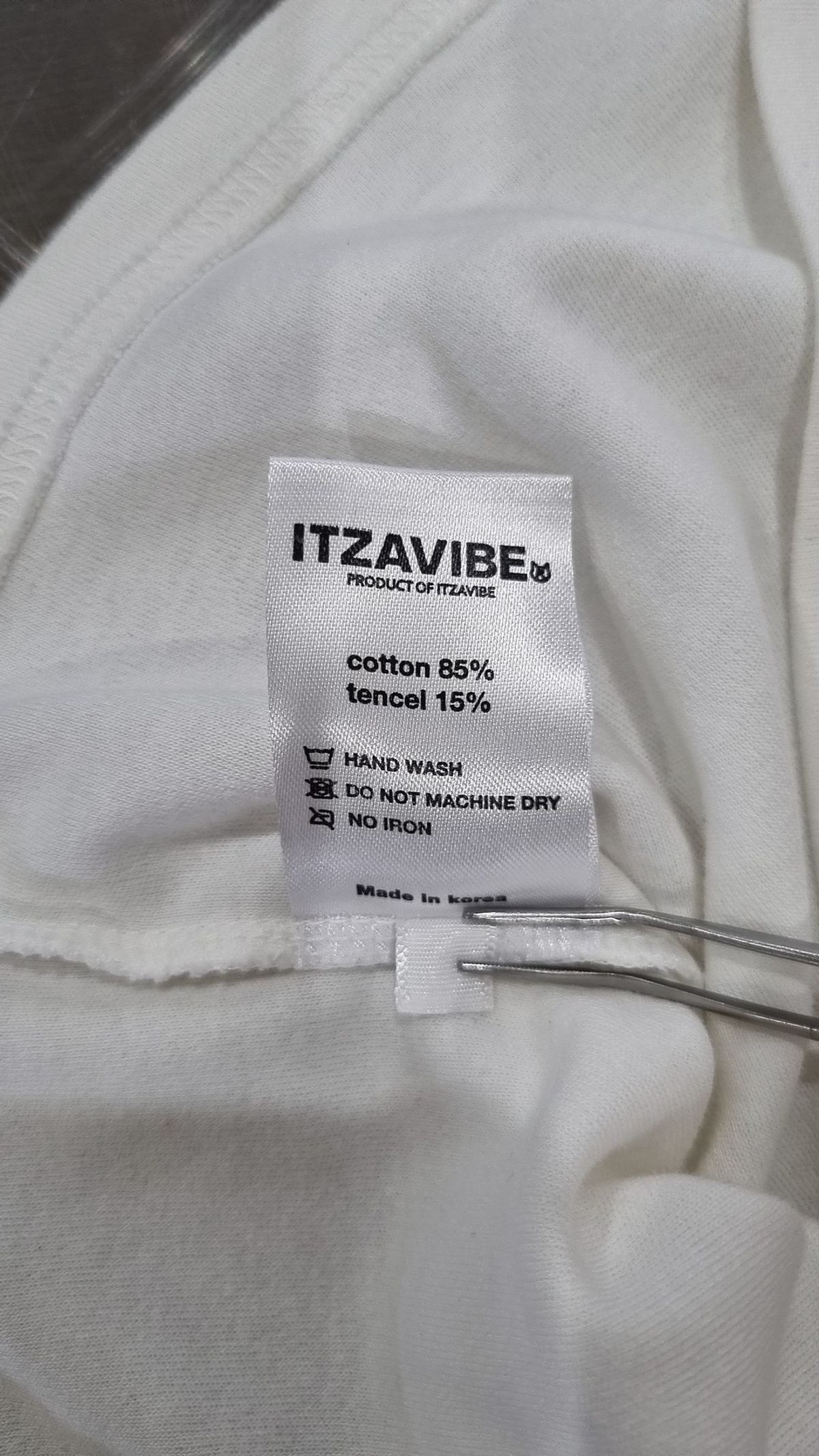 잇자바이브(ITZAVIBE) 반소매 티셔츠 XS
