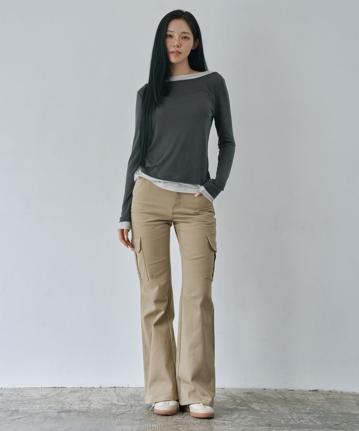 와르 포 우먼(WAARFORWOMAN) W1154 D링 카고 부츠컷 팬츠_베이지