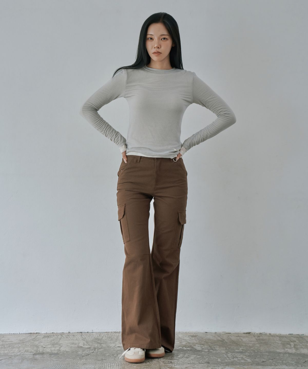 와르 포 우먼(WAARFORWOMAN) W1154 D링 카고 부츠컷 팬츠_브라운