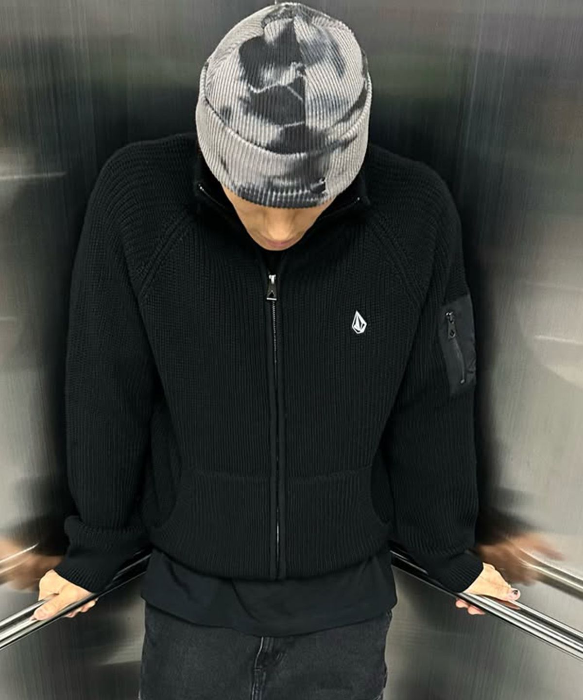 볼컴(VOLCOM) 브릭 라운지 니트 집업(블랙)