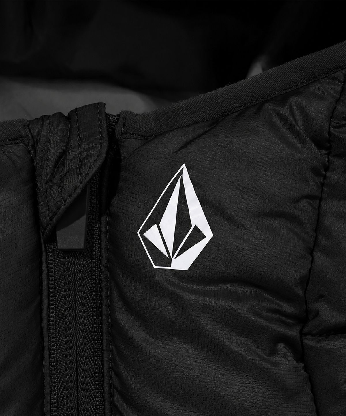볼컴(VOLCOM) 미스트 트래킹 패딩 자켓(블랙)