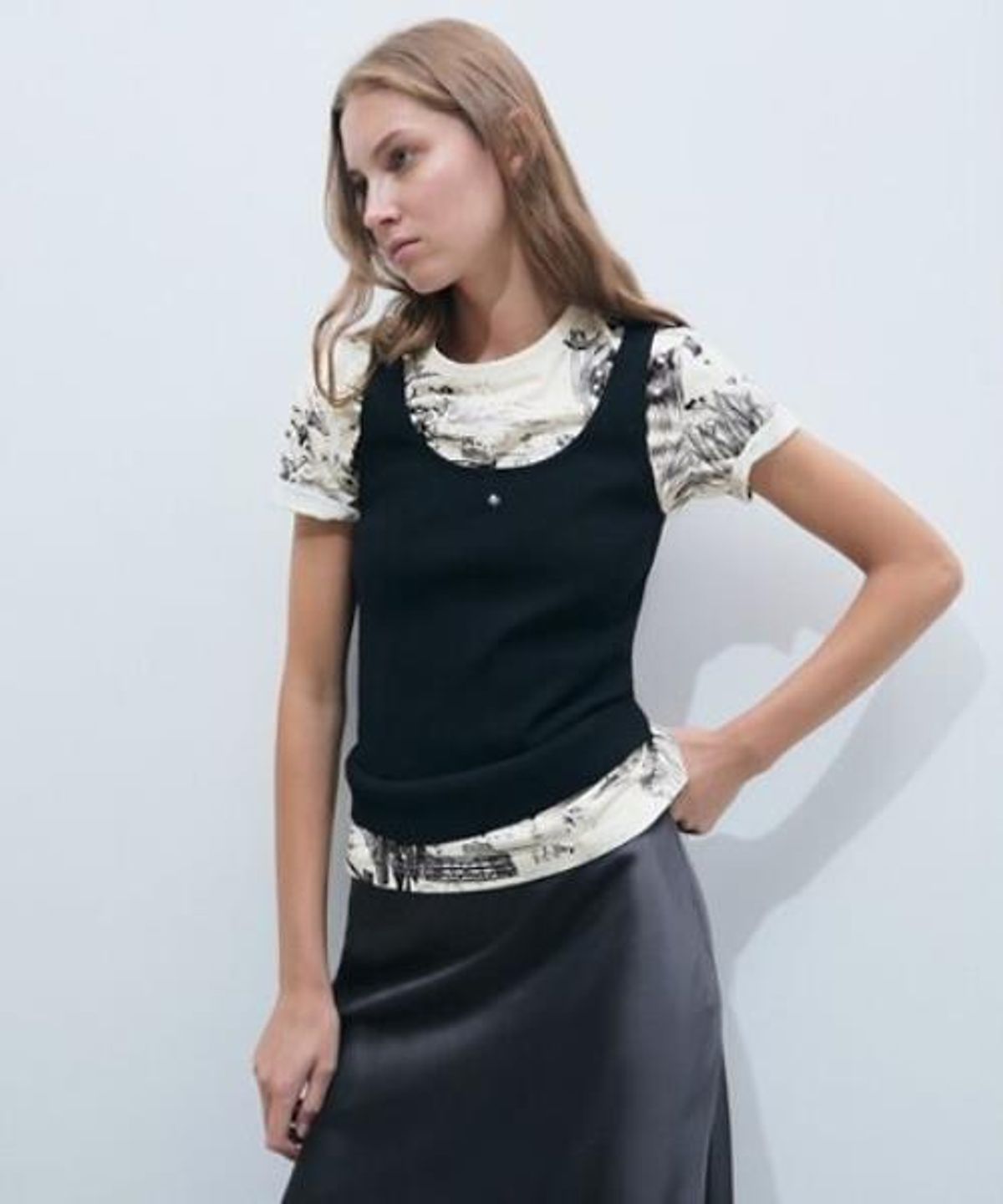 토리버치(TORYBURCH) 프린티드 코튼 티셔츠 - 포레스트 아이보리