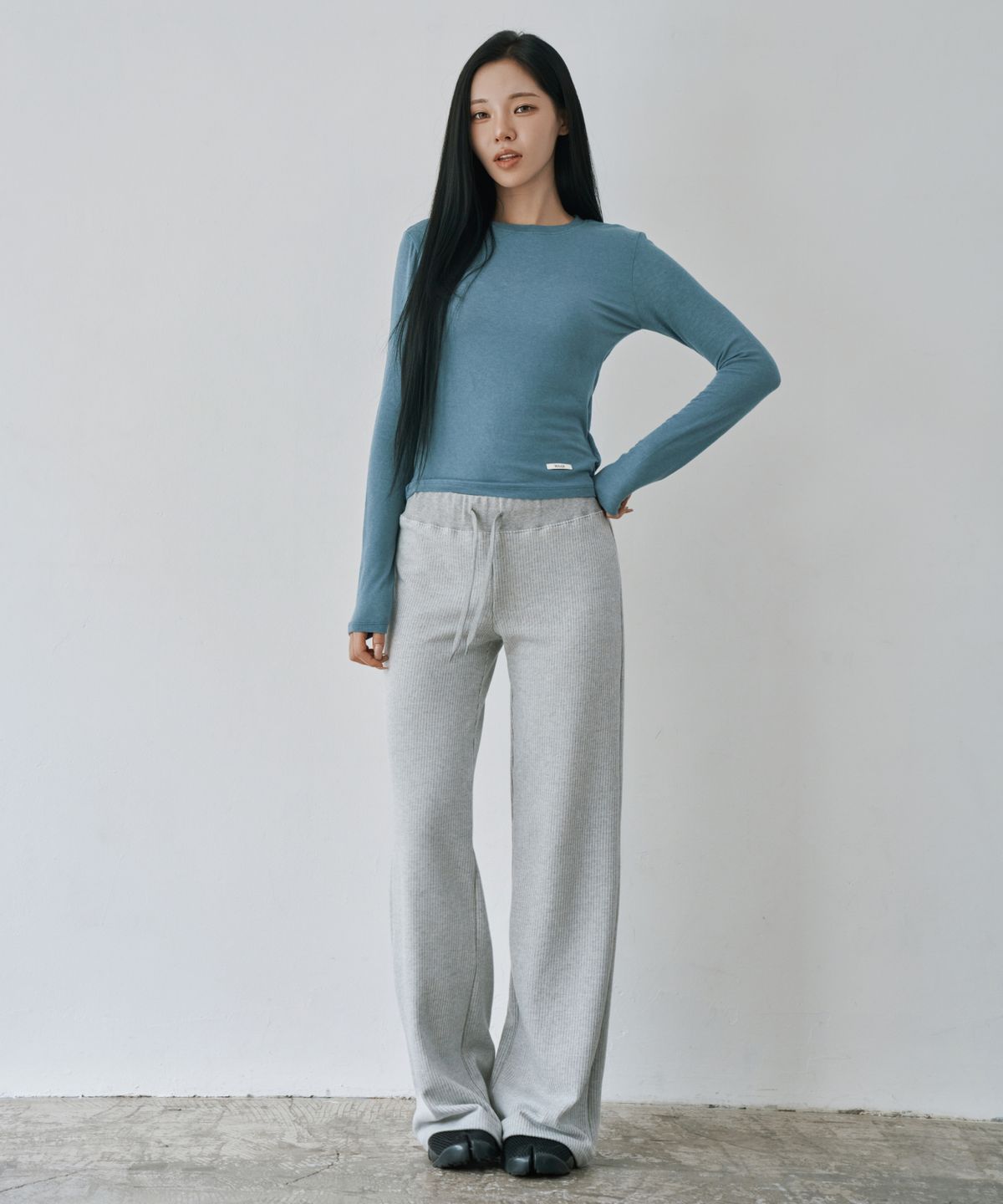 와르 포 우먼(WAARFORWOMAN) WP-07 로우 쮸리 팬츠_그레이