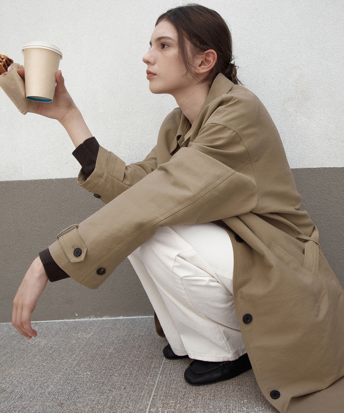 웬즈데이오아시스 포 우먼(WEDNESDAYOASISFORWOMEN) [Atelier Edition] 뮤즈 롱 트렌치 코트_DEEP BEIGE(WB6OT13)