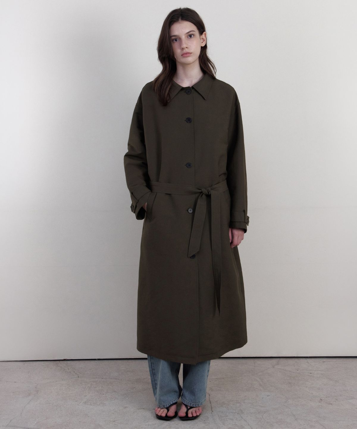 웬즈데이오아시스 포 우먼(WEDNESDAYOASISFORWOMEN) [Atelier Edition] 뮤즈 롱 트렌치 코트_KHAKI(WB6OT13)