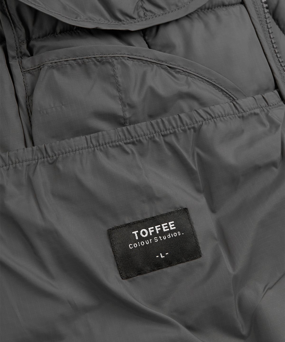 토피(TOFFEE) 스퀘어 라이트 패딩 자켓 (CHARCOAL)