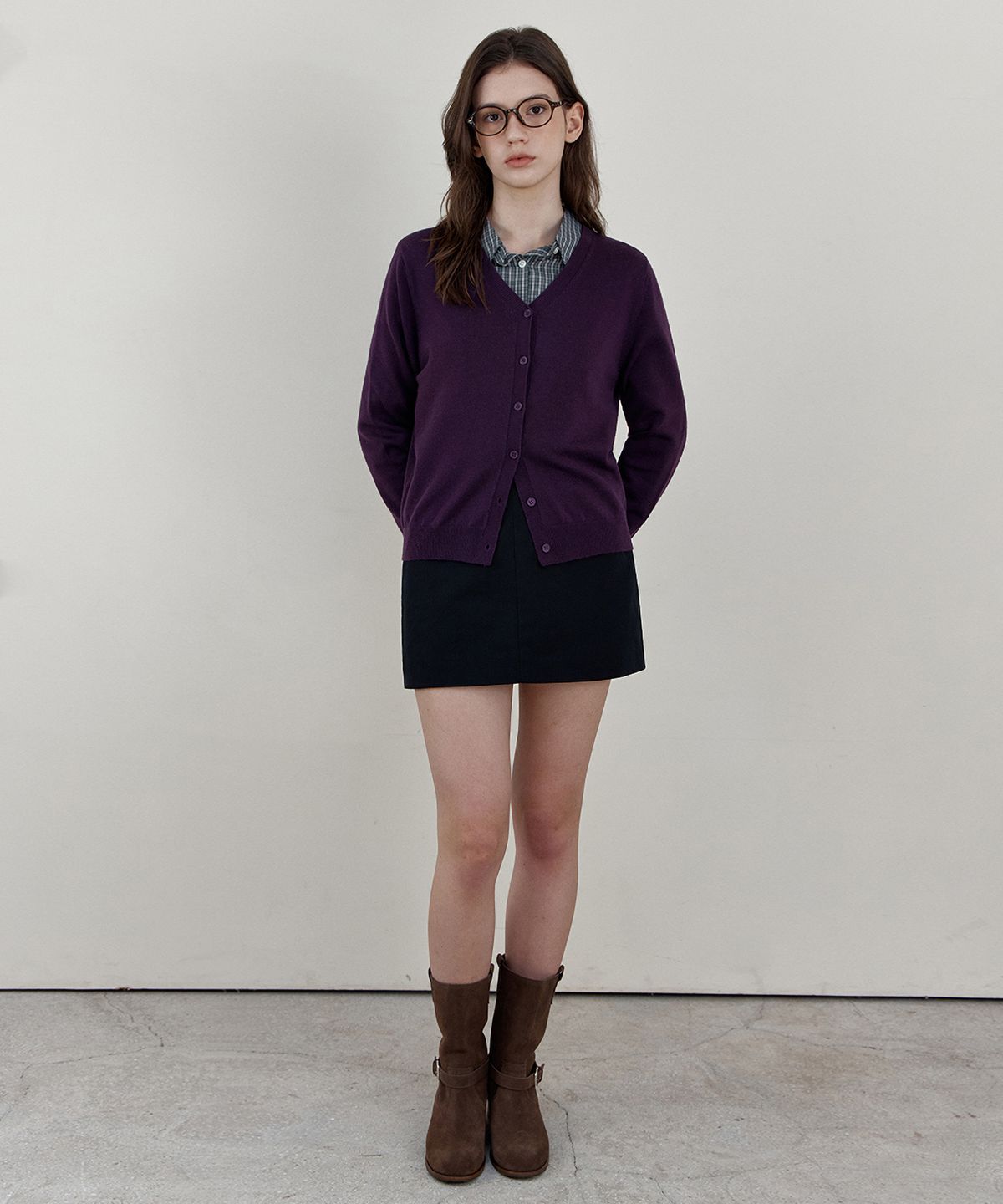 웬즈데이오아시스 포 우먼(WEDNESDAYOASISFORWOMEN) 누크 울 브이넥 가디건_PURPLE(WCB6KN102)