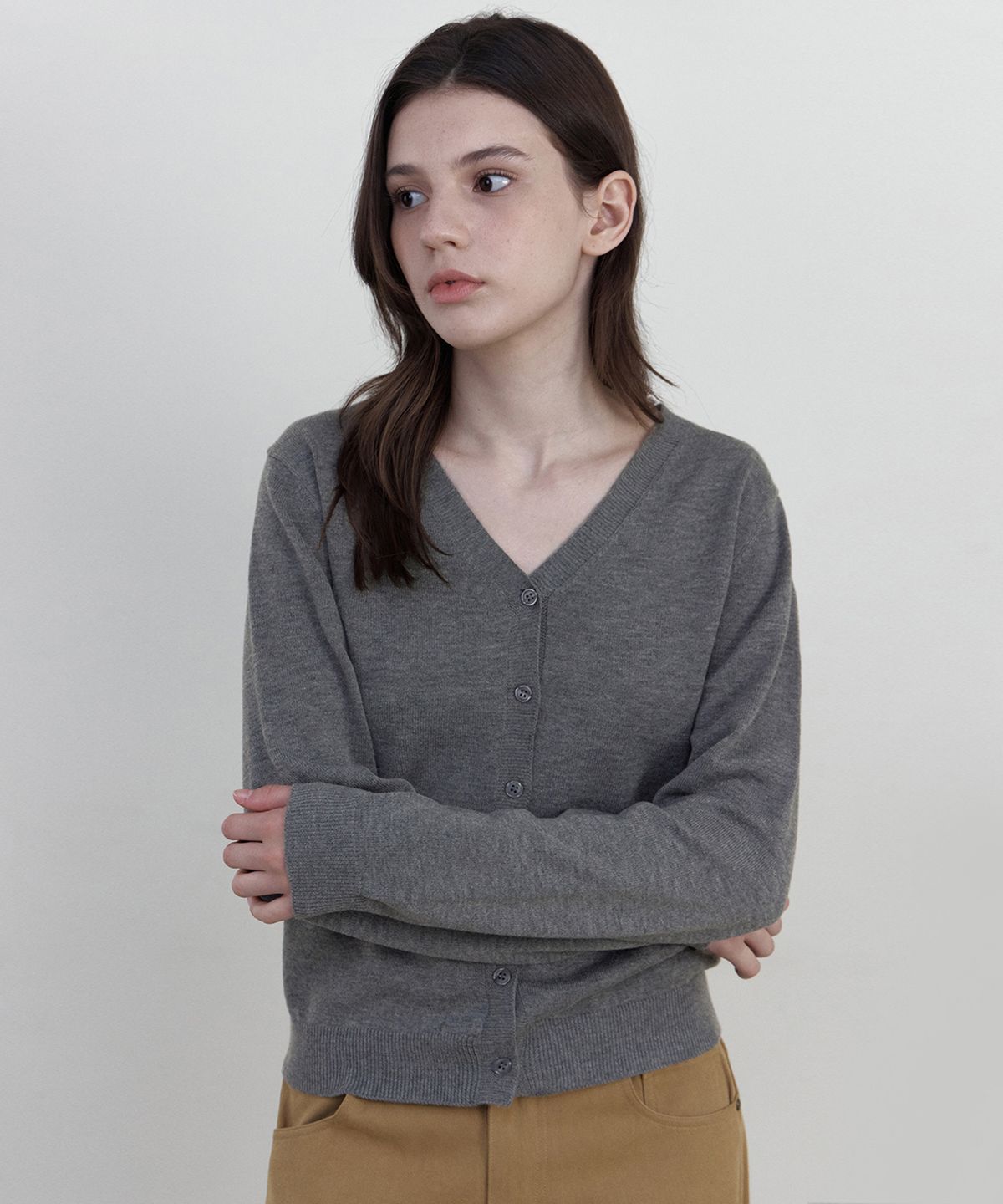 웬즈데이오아시스 포 우먼(WEDNESDAYOASISFORWOMEN) 누크 울 브이넥 가디건_GRAY(WCB6KN102)