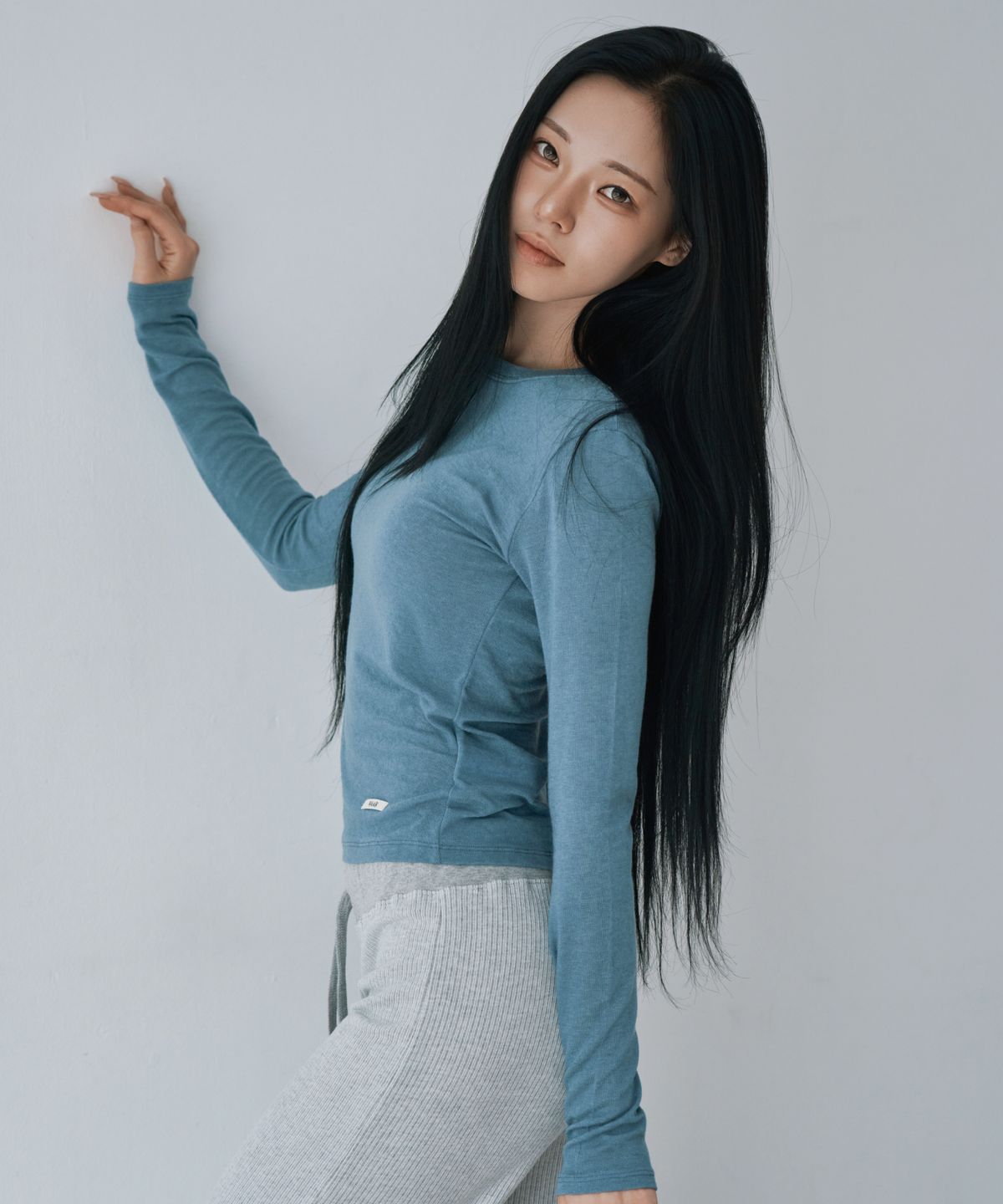 와르 포 우먼(WAARFORWOMAN) WT-96 마일드 캐시 티셔츠_블루