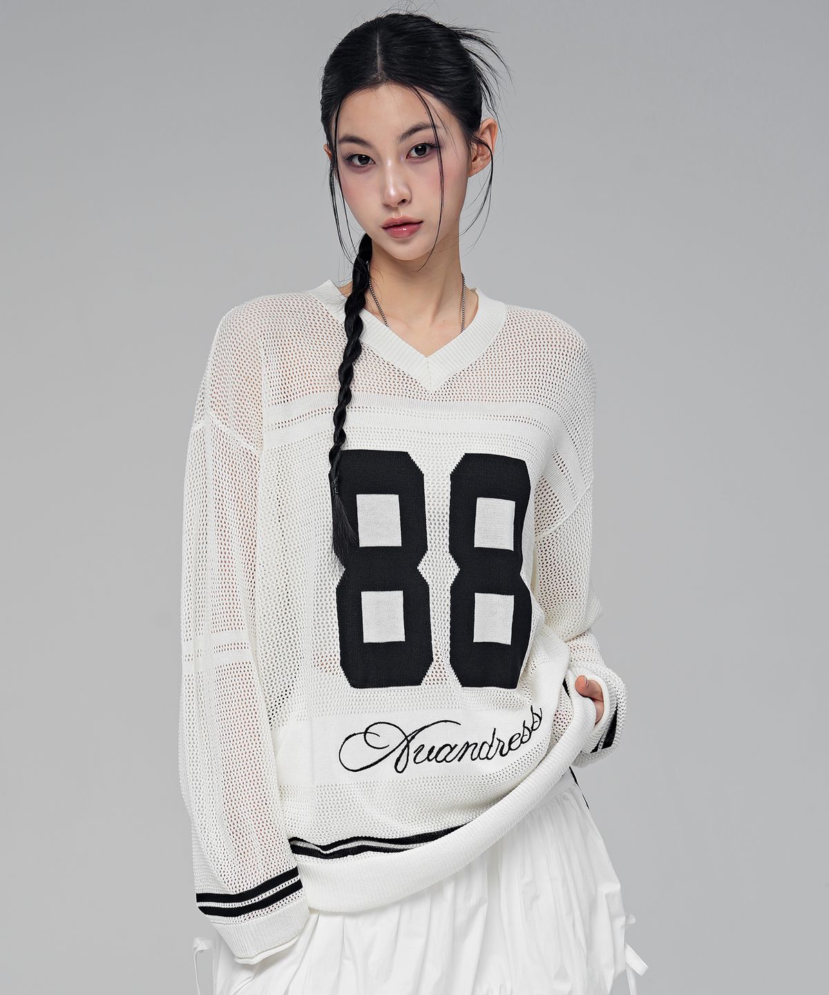 어반드레스(AVANDRESS) 디어 펀칭 88 니트_2COL