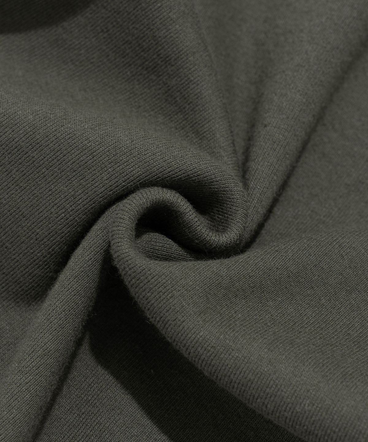 블랭키트(BLANKIT) 소프트 보트넥 라운드 슬리브리스 (카키)