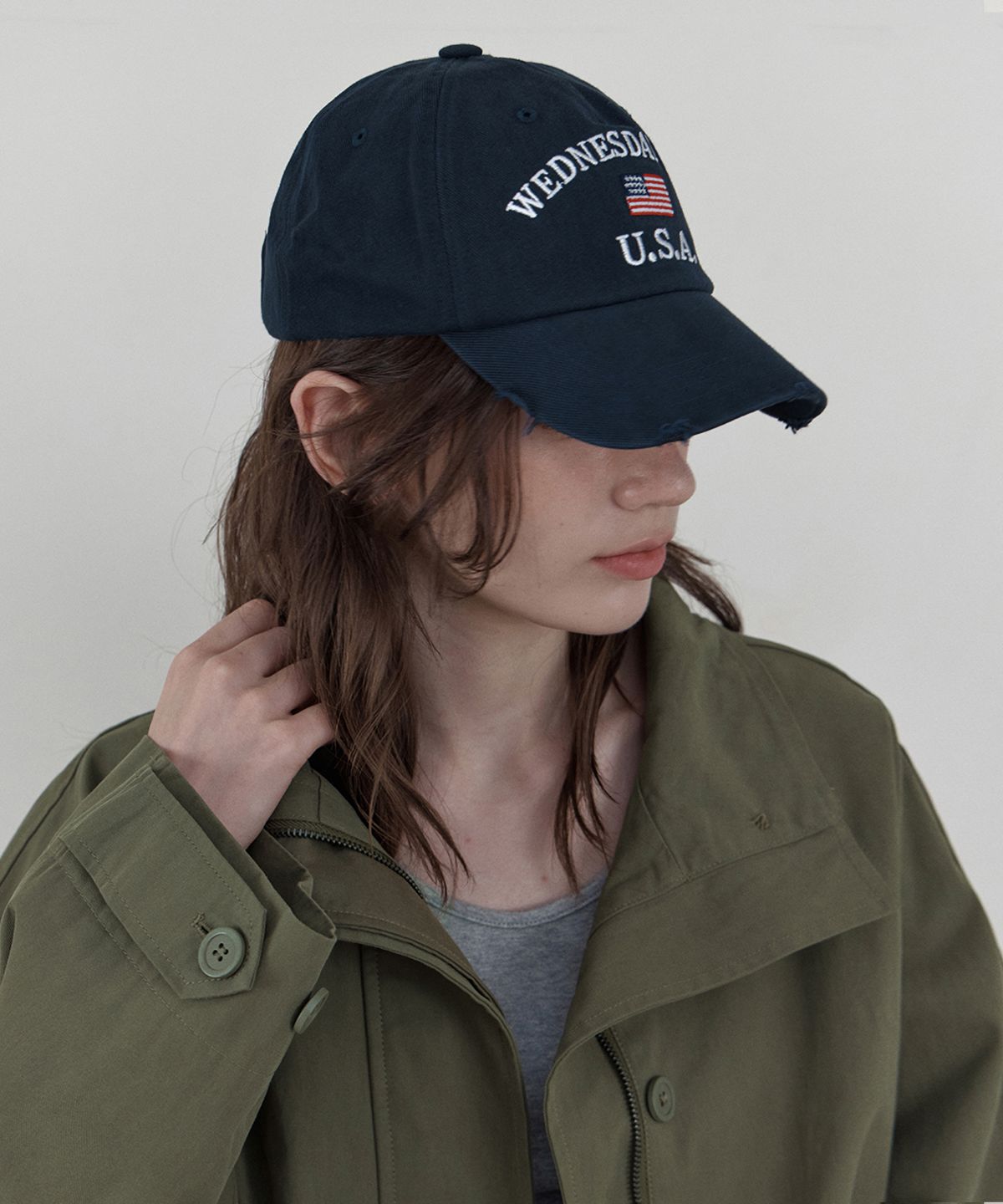 웬즈데이오아시스 포 우먼(WEDNESDAYOASISFORWOMEN) 플래그 데미지 볼캡_NAVY(WB6AC07)