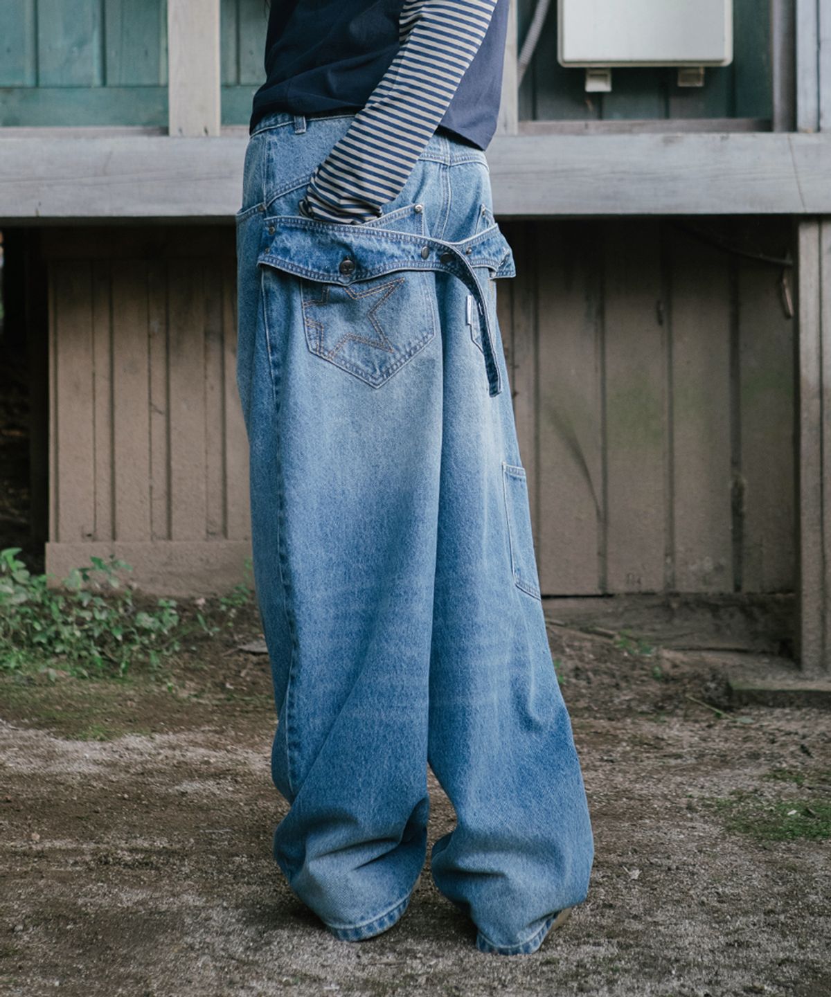 카비시(CAVISH) CINCH BACK CURVED DENIM PANTS BLUE(CV2GFFD110A)