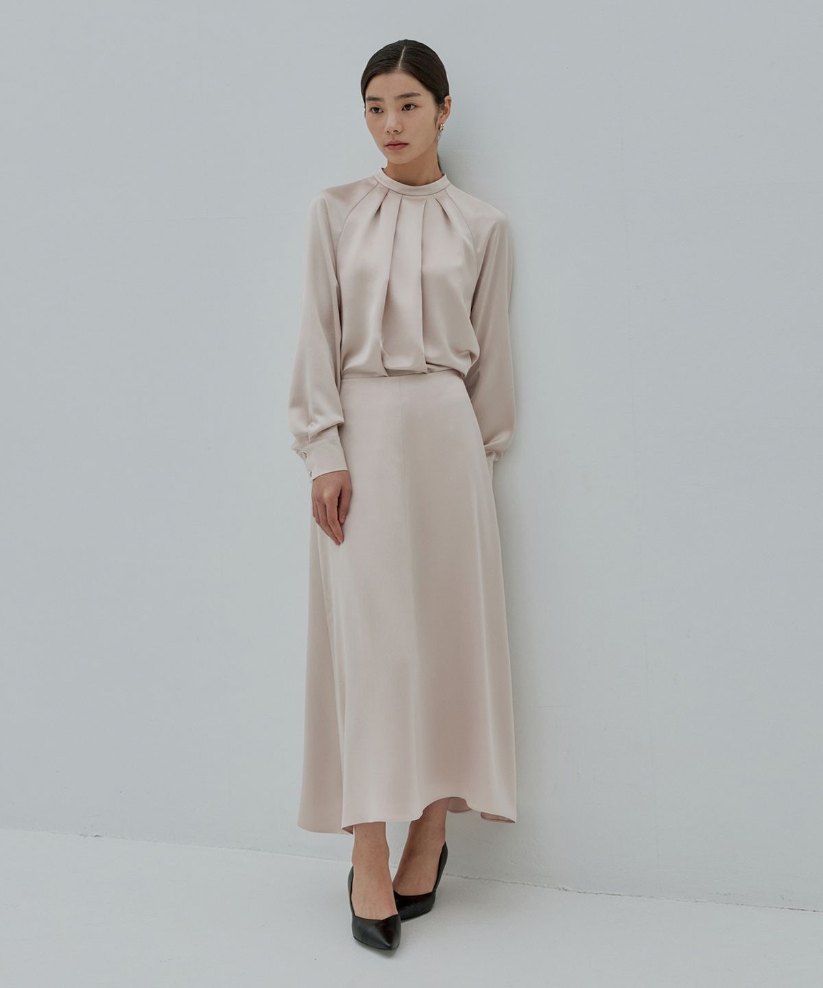 토와브(TOWAV) BARION SATIN SKIRT