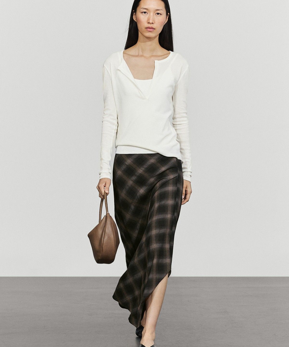 마시모두띠(MASSIMO DUTTI) 울 코튼 체크 트임 미디 스커트