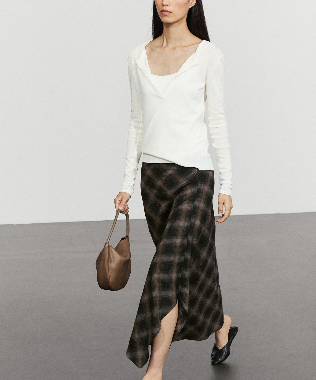 마시모두띠(MASSIMO DUTTI) 울 코튼 체크 트임 미디 스커트