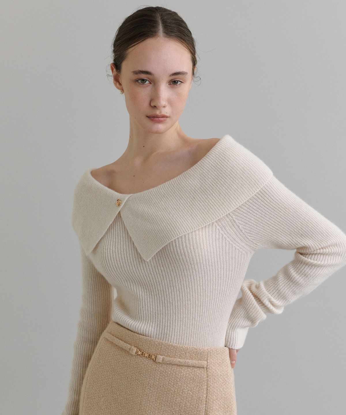 토와브(TOWAV) VINS OFF SHOULDER KNIT